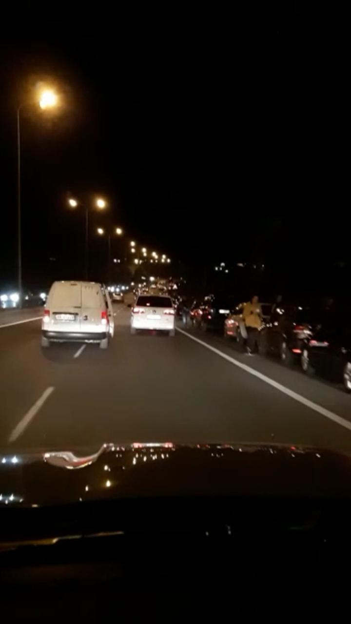 Panik i madh në Durrës e Tiranë, njerëzit braktisin banesat (VIDEO)