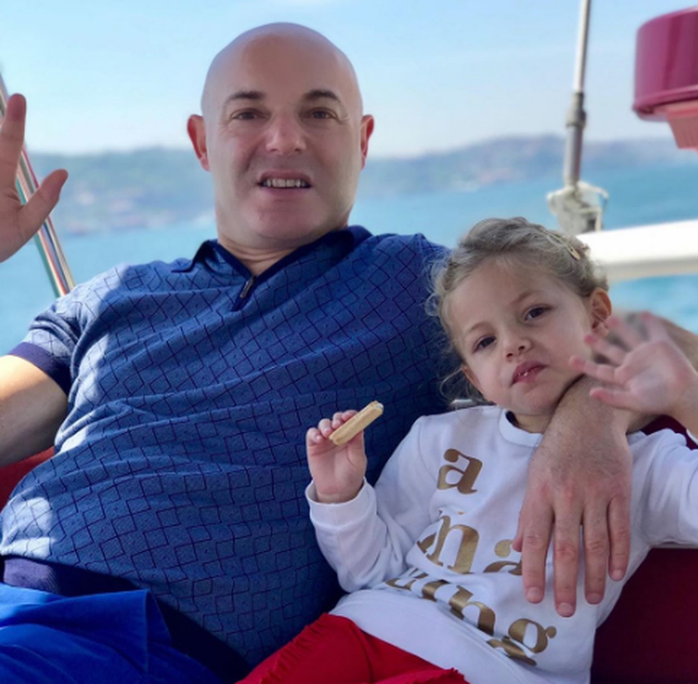 Historia e çuditshme e emrit të vajzës së vogël të Blendi Fevziut