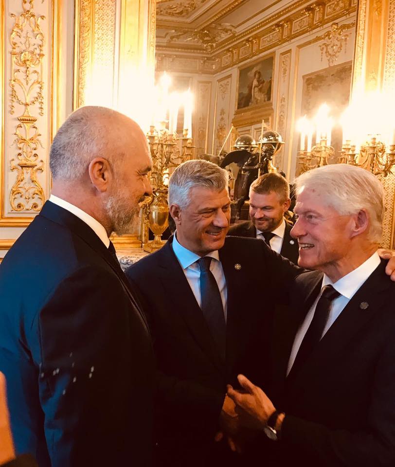 Rama në ceremoninë mortore të Zhak Shirak, takohet me Bill Klinton (FOTO)