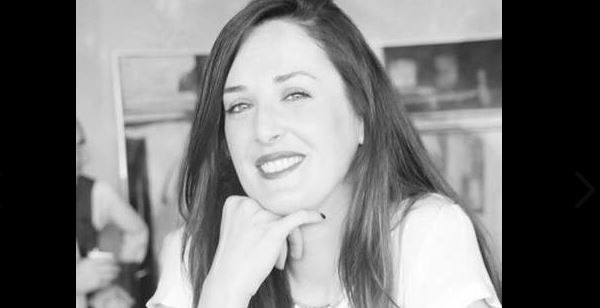 Vdes gjatë lindjes gazetarja shqiptare nga Kosova, lë jetimë tre fëmijë