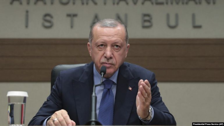 Erdogan kërcënon Perëndimin: Do hapim dyert nëse nuk na ndihmoni me emigrantët