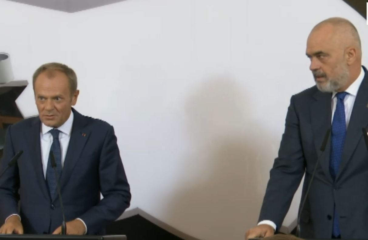 Rama i dha “Yllin e Madh të Mirënjohjes”, Tusk: Medalja ime më e madhe do ishte integrimi i Shqipërisë