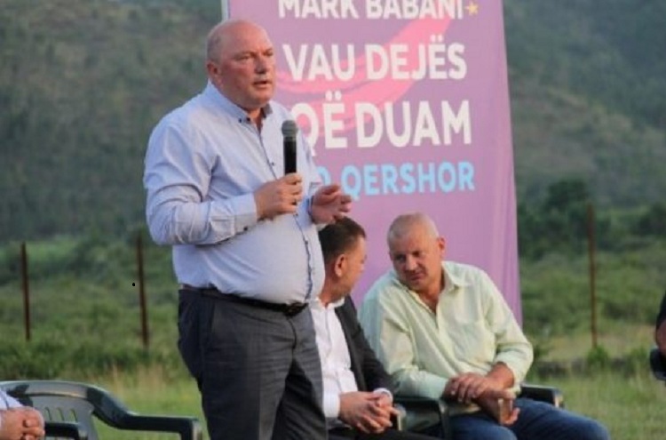 Dekriminalizimi/ Mark Babani dorëzon shenjat e gishtave