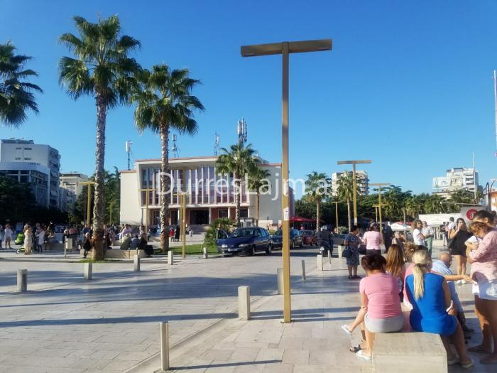 FOTO+VIDEO/ Dy tërmete 5.8 dhe 5.6 ballë shkundin Durrësin