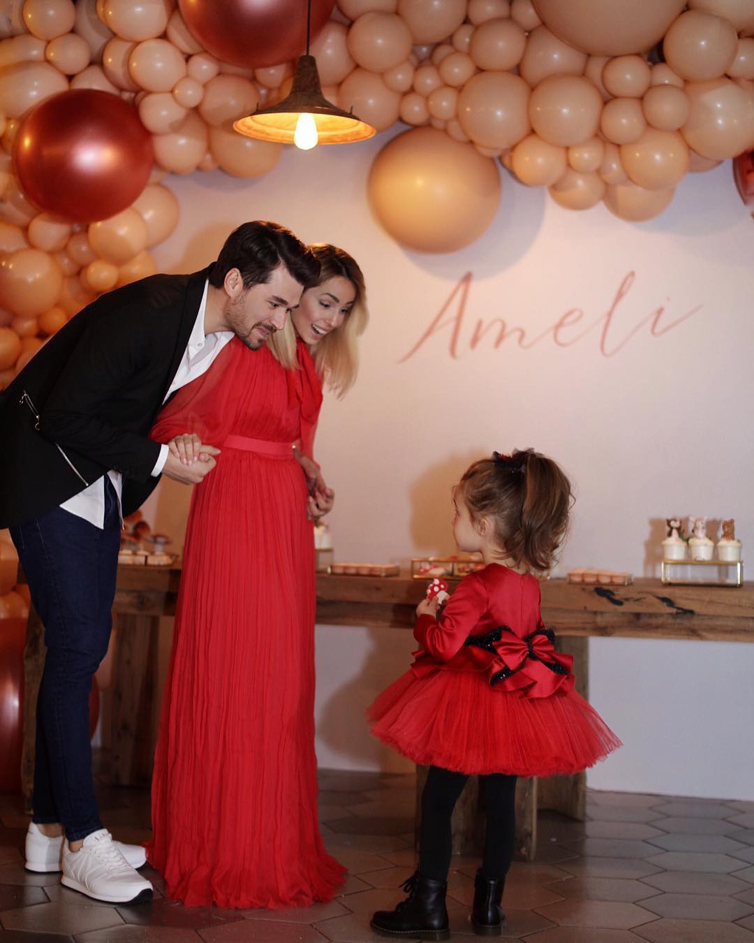 “Tre arsye për të jetuar”, Albani poston foton e ëmbël të Miriamit dhe vajzës