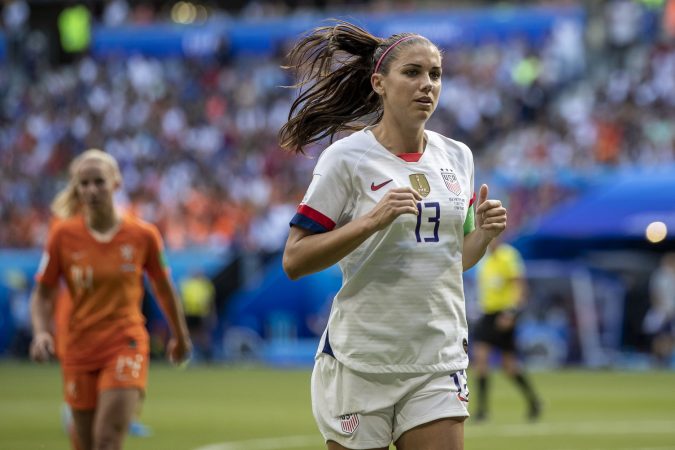 Aleks Morgan sulmon Ronaldon