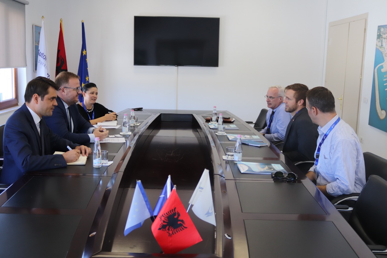 Përfaqësues të Ambasadës Amerikane dhe misionit ICITAP, vizitë në Portin e Durrësit