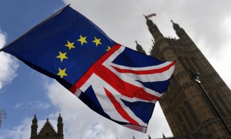 Brexit/ BE dhe Britania dakordësohen për të vazhduar bisedimet