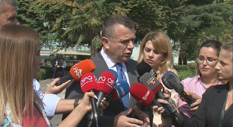 Balla: Dorëheqja e Gjiknurit debat pa kuptim