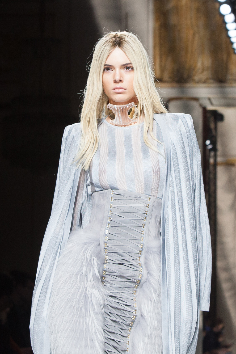 Femrat Kardashian dhe Jenner, të gjitha bjonde! (FOTO)