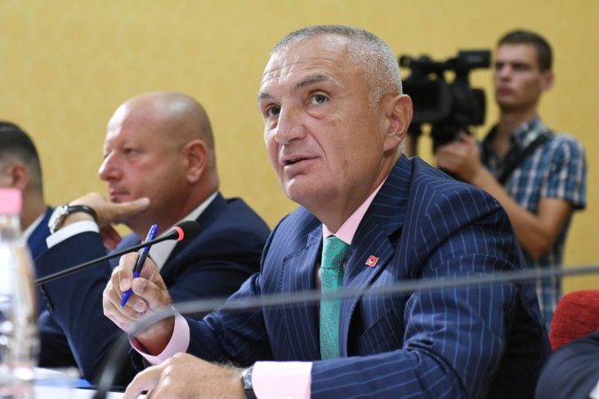 Meta: PS dhe opozita dhanë shembull të “shkëlqyer” për ecjen drejt konfrontimit