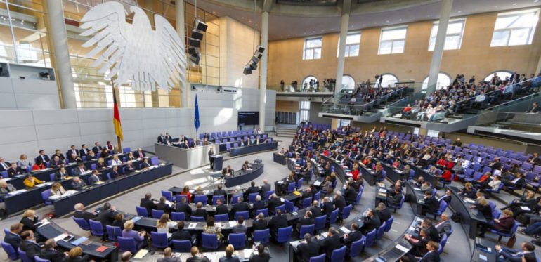 Partia e Merkel i hap dritën jeshile Maqedonisë së Veriut, kërkesë Bundestagut: T’i hapen negociatat!