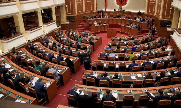 Parlamenti nis të hënën sesionin e ri
