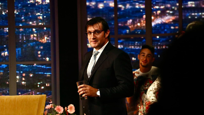 A bëhet gruaja xheloze? Ja si përgjigjet doktori i VIP-ave