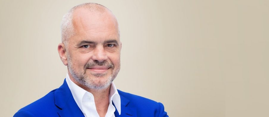 Tërmeti/ Rama: Kur të gjithë vraponin jashtë, këto gra të jashtëzakonshme… (VIDEO)