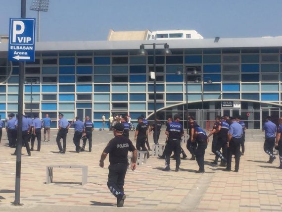 Shqipëri-Islandë/ Blindohet “Elbasan Arena”, bllokim rrugësh e mbyllje lokalesh