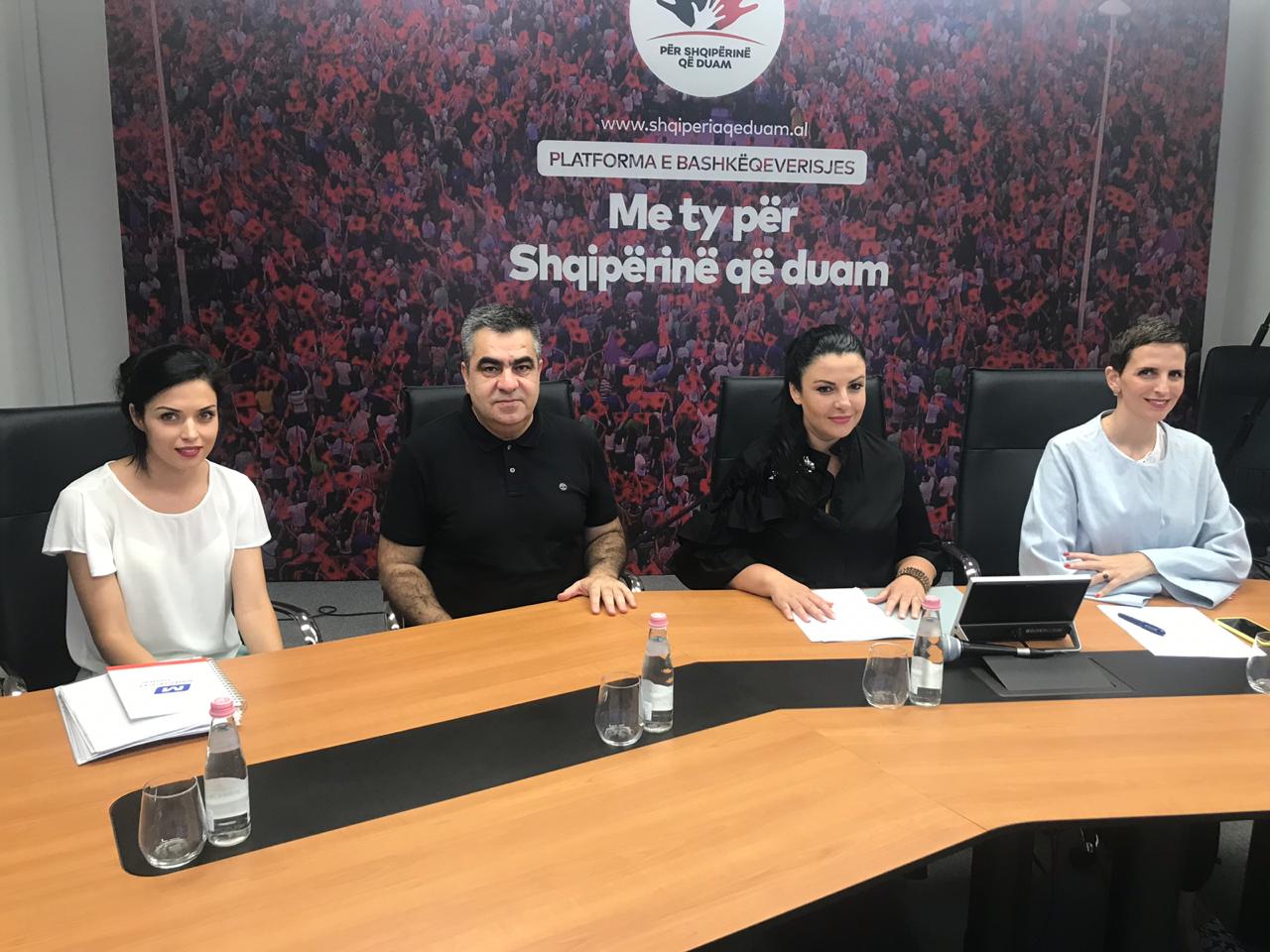 Balluku: Shumë shpejt zgjidhje për përdorimin e xhamave të errët në automjete