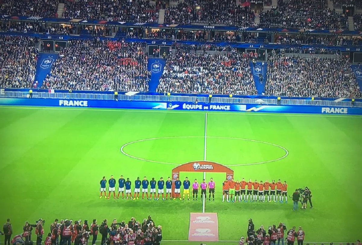 Incidenti/ Nuk këndohet himni i Shqipërisë në Francë, kuqezinjtë refuzojnë të fillojnë ndeshjen