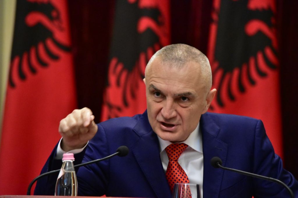 Dëmet e tërmetit, presidenti Ilir Meta niset me urgjencë drejt Durrësit