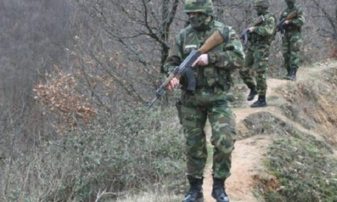 Xhandarmëria serbe hyn në Kosovë