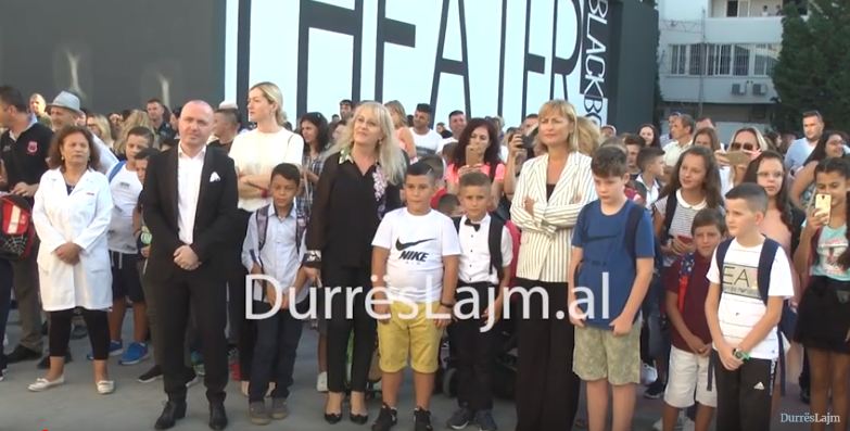 Dita e parë e shkollës në Durrës, “Jan Kukuzeli” pret artistët e së ardhmes (VIDEO+FOTO)