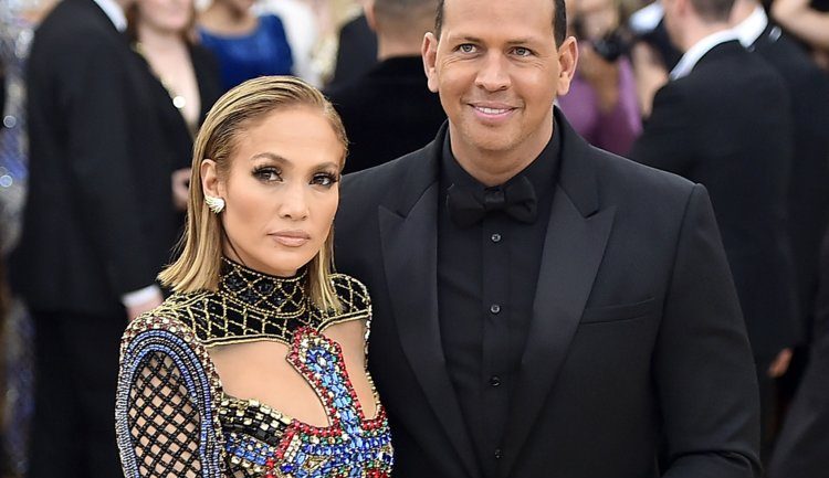 Jennifer Lopez do të shoqërohet në altar nga i biri