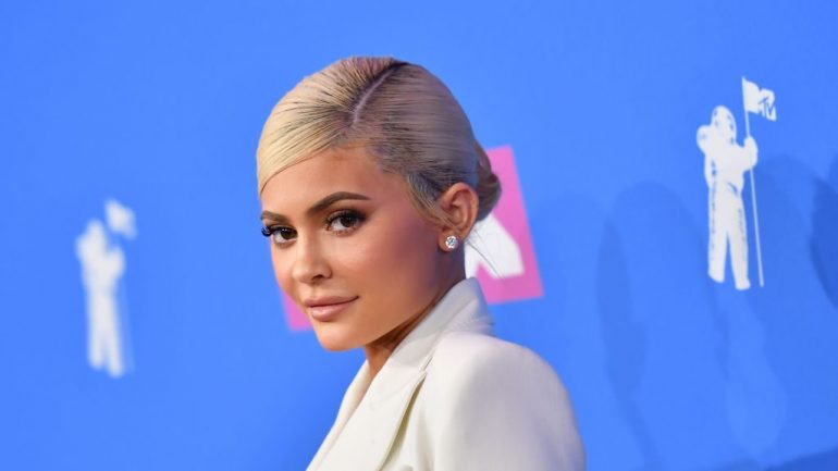 Kylie Jenner shtrohet në spital