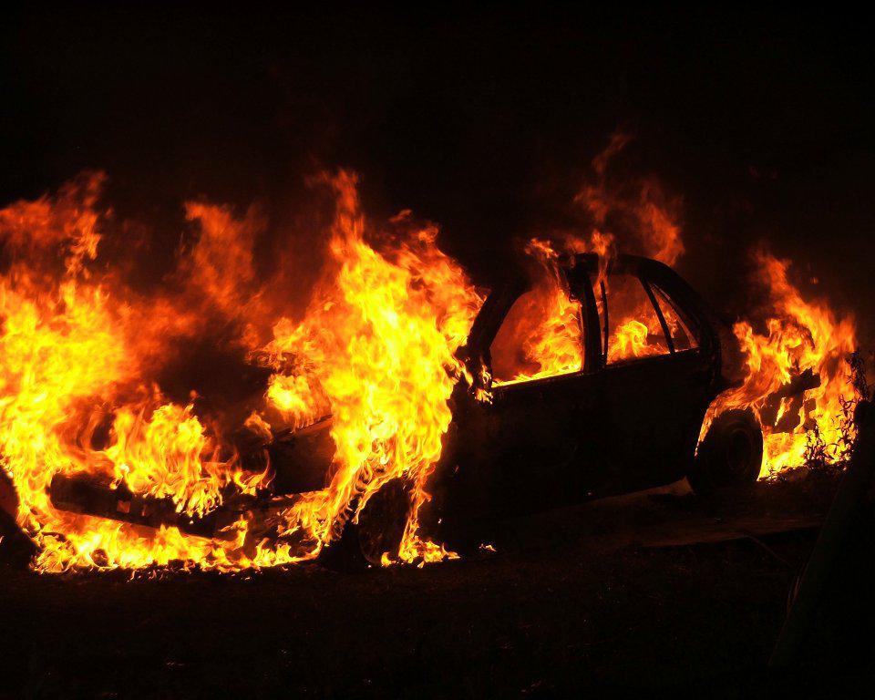 Shkrumbohen 3 makina gjatë natës në kryeqytet