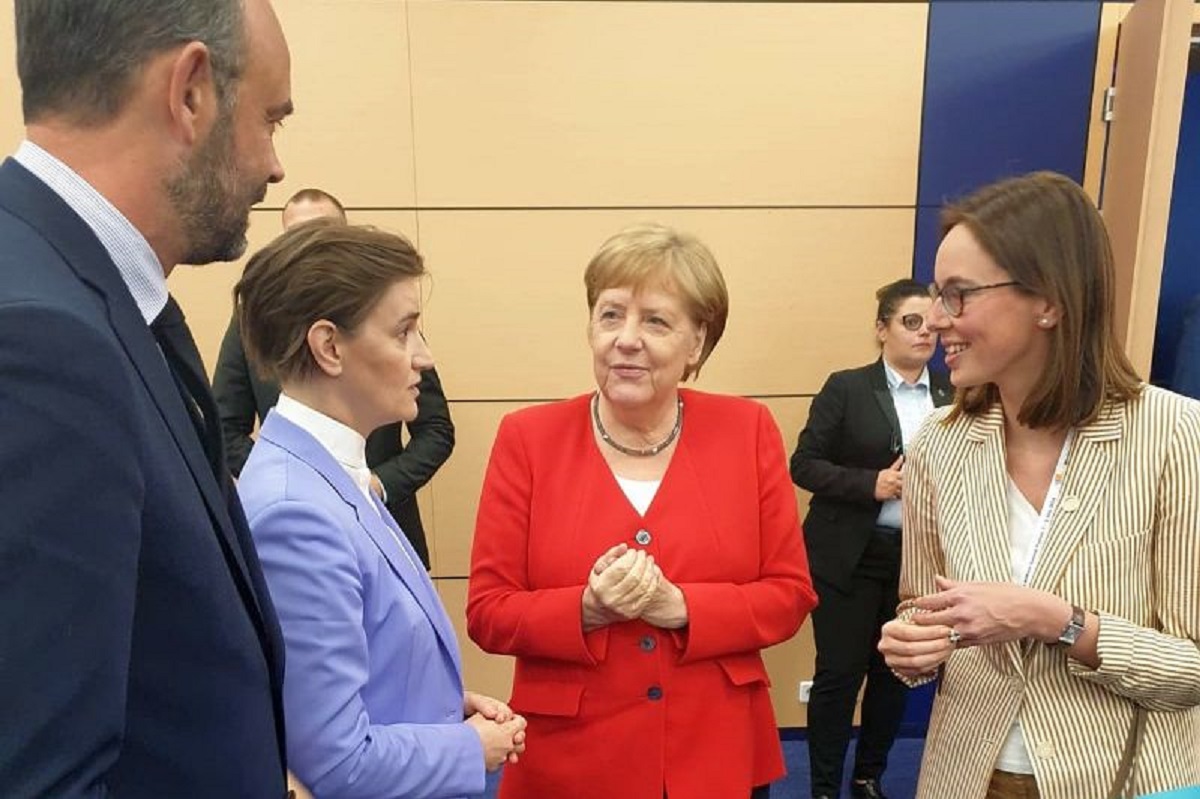 Kryeministrja serbe takim me Merkel në Berlin