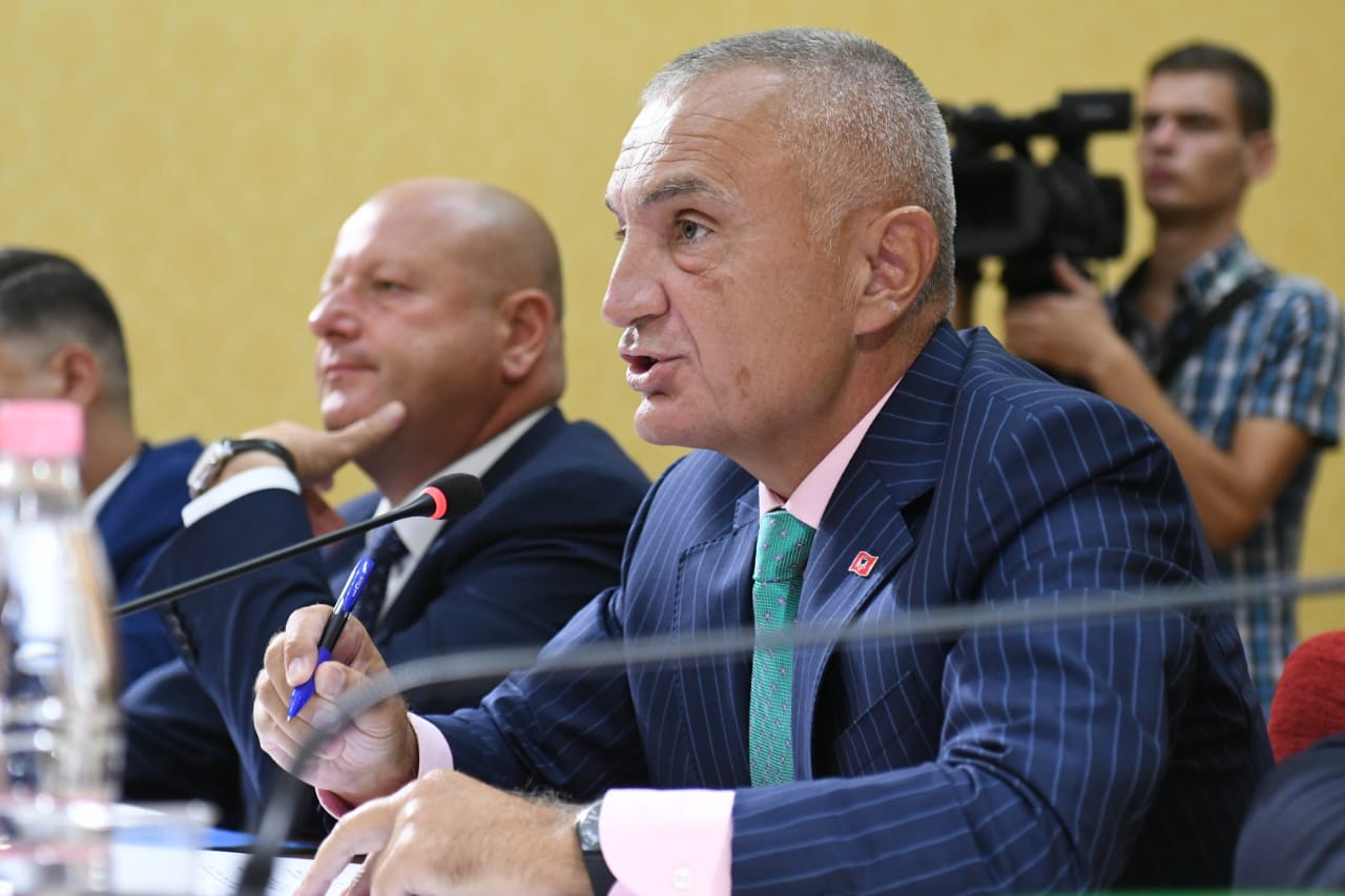 Meta pas Komisionit: Presidenca, kështjellë e pamposhtur në mbrojtje të Kushtetutës