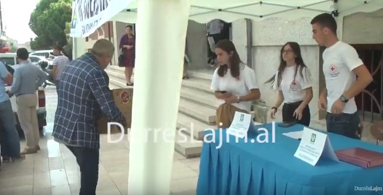 Drejtoria e Kufirit dhe Migracionit Durrës jep ndihma për të prekurit nga tërmeti (VIDEO)