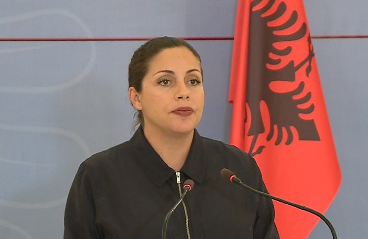 Ministrja Xhaçka: Situata sizmike ka kaluar momentin më të rrezikshëm, po vjen duke u ulur