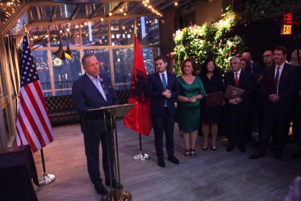 Diaspora në SHBA organizon pritje madhështore për dy ministrat e jashtëm shqiptarë