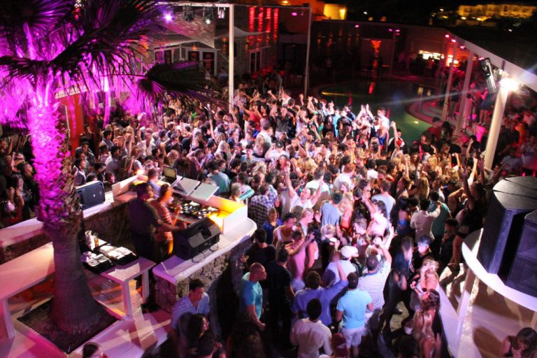 Tiransit zbresin nga froni, kush janë “qejflinjtë” e rinj të Shqipërisë