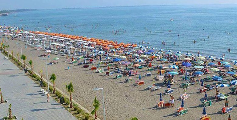 EMRI/ Mbytet një pushues në plazhin e Shëngjinit