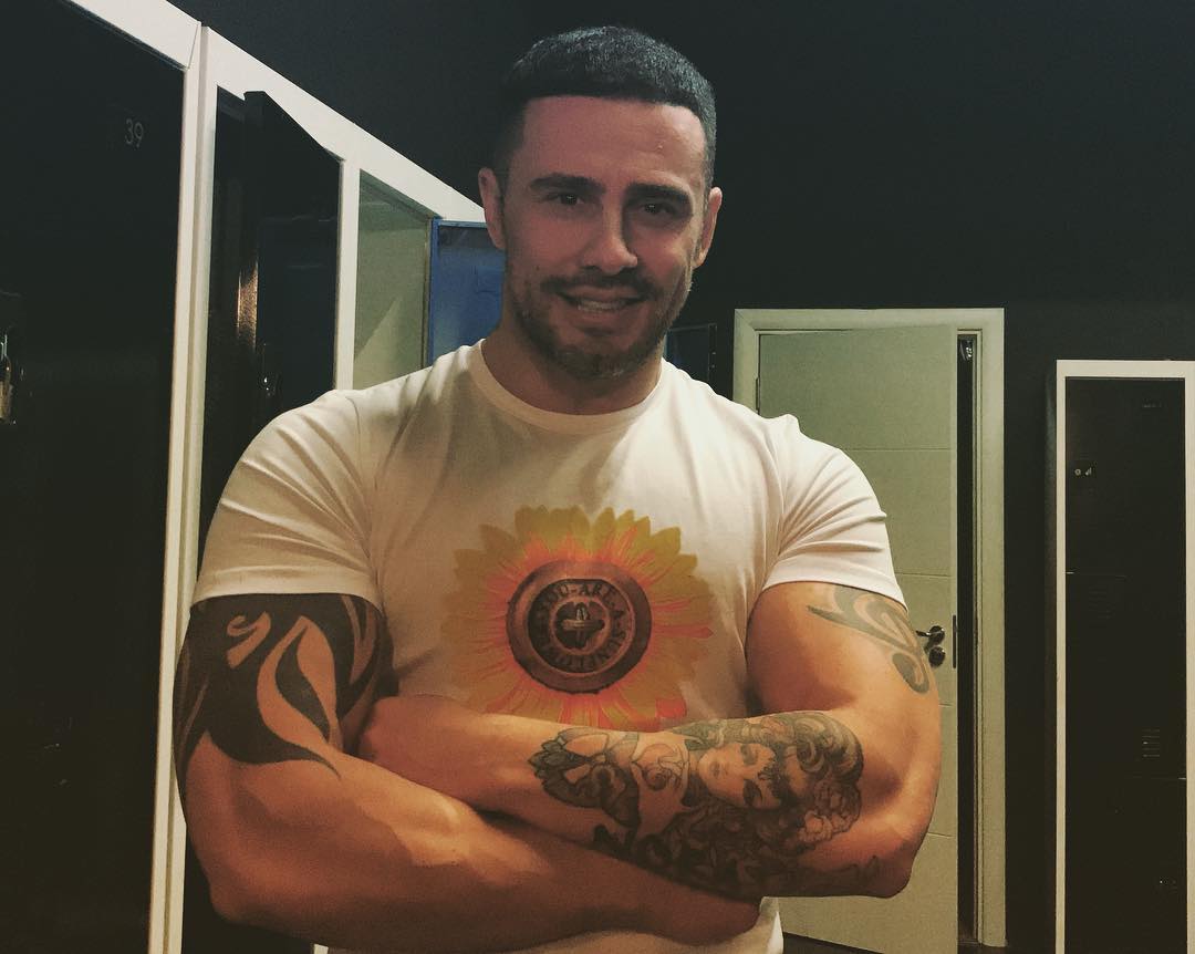 U përfol për një lidhje të re, Robert Berisha i përgjigjet të gjithëve me një foto