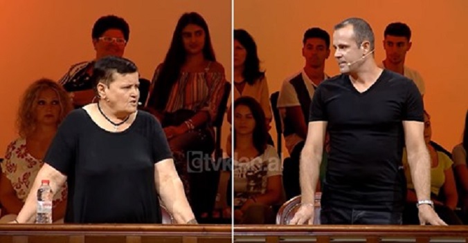 Historia e pazakontë, priste vdekjen e burrit dhe lind fëmijë me shokun e saj