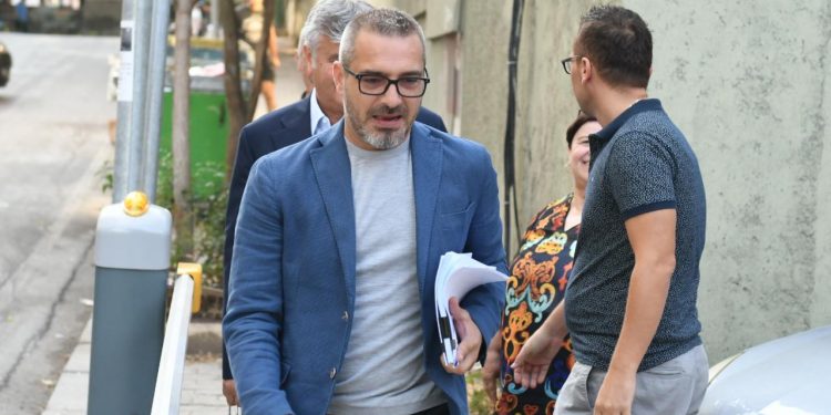 Deklarata në Kuvend: Tahiri do të nxjerrë filmime kompromentuese në orën 16:00