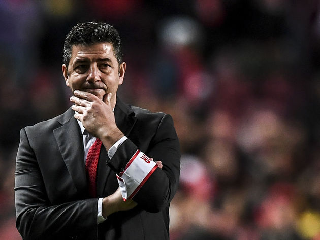 Trajneri portugez tregon “çelësin” e suksesit: I vendosim lojtarëve një byzylyk elektronik për gjumin