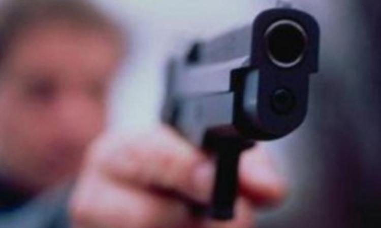 U ofendua në Whatsapp, plagos një 40-vjeçar në mes të fushës së futbollit