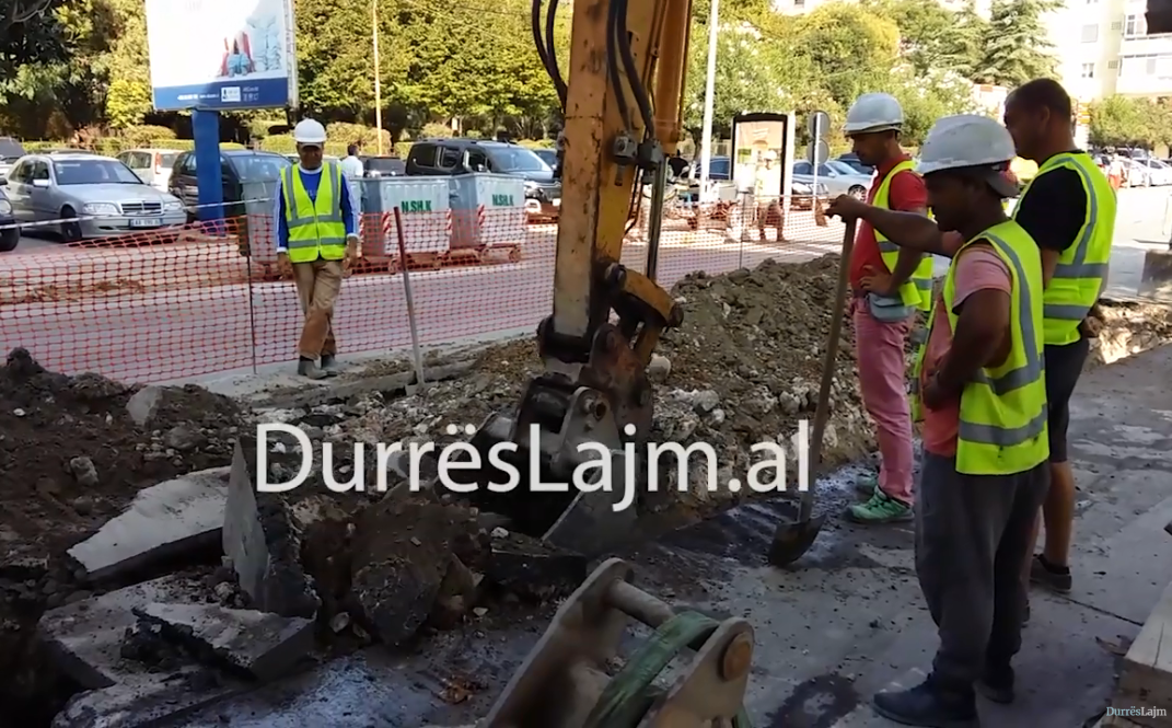 Instalimi i rrjetit të ri të ujësjellësit në Durrës, Dautaj: Sjell përmirësimin e furnizimit me ujë (VIDEO)