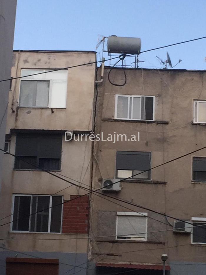 Krisen të tjera pallate në Durrës (FOTO)