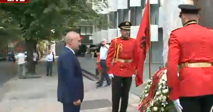 Përkujtimi i Azem Hajdarit/ Meta: 12 shtatori na solli në rrugën e duhur të demokracisë