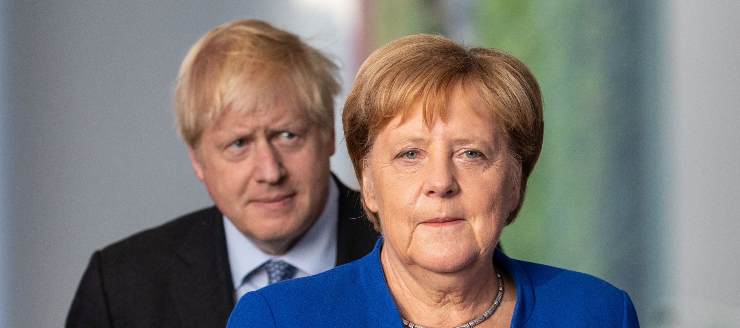 Angela Merkel i fashiti shpresat e Boris Johnson