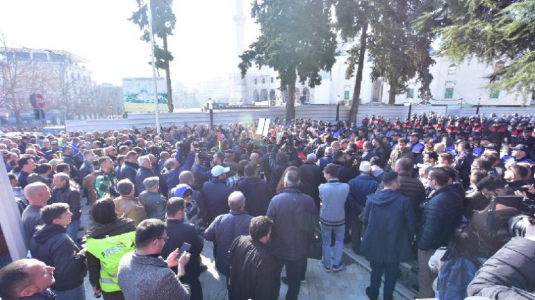 Dënimi i qytetarëve të Unazës së Re, PD del sot në protestë