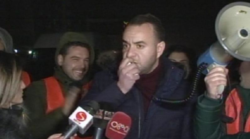 Protesta tek Unaza/ 15 të shoqëruar në polici, në mesin e të arrestuarve edhe Klevis Balliu