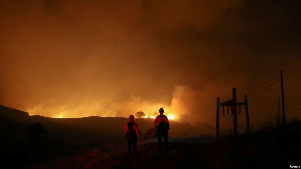 Zjarret në Kaliforni, arrin në 50 mijë numri i të evakuuarve
