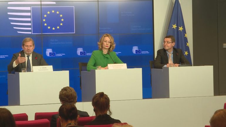 Negociatat, Hahn: U kërkoj falje qytetarëve që nuk arritëm të binim dakort