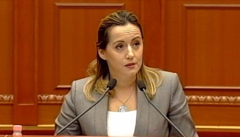 Thirrja e Senida Mesit: Kemi nevojë për politikanë të mençur jo për të fortë