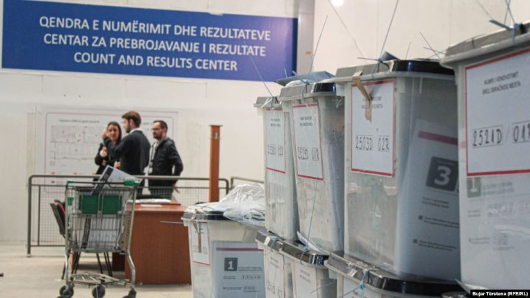 E pazakontë në Kosovë/ Votat e ardhura nga Serbia helmojnë 26 zyrtarë